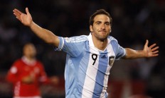 库里引燃战火，温网赛场激情四溢——皇家马德里与费内巴切的巅峰对决